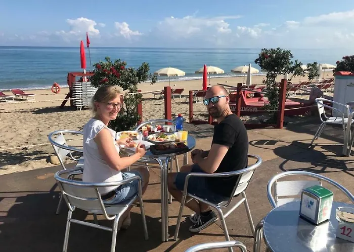 Barbara...a 100 Passi Dal Mare!!!! Lascari